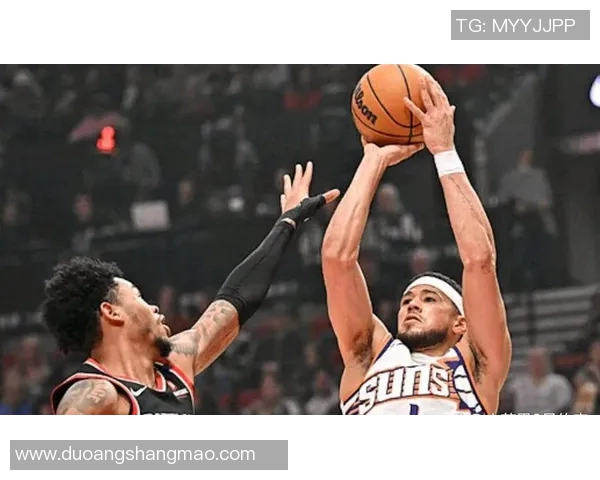 战术拆解：布克为何能掌控比赛节奏？